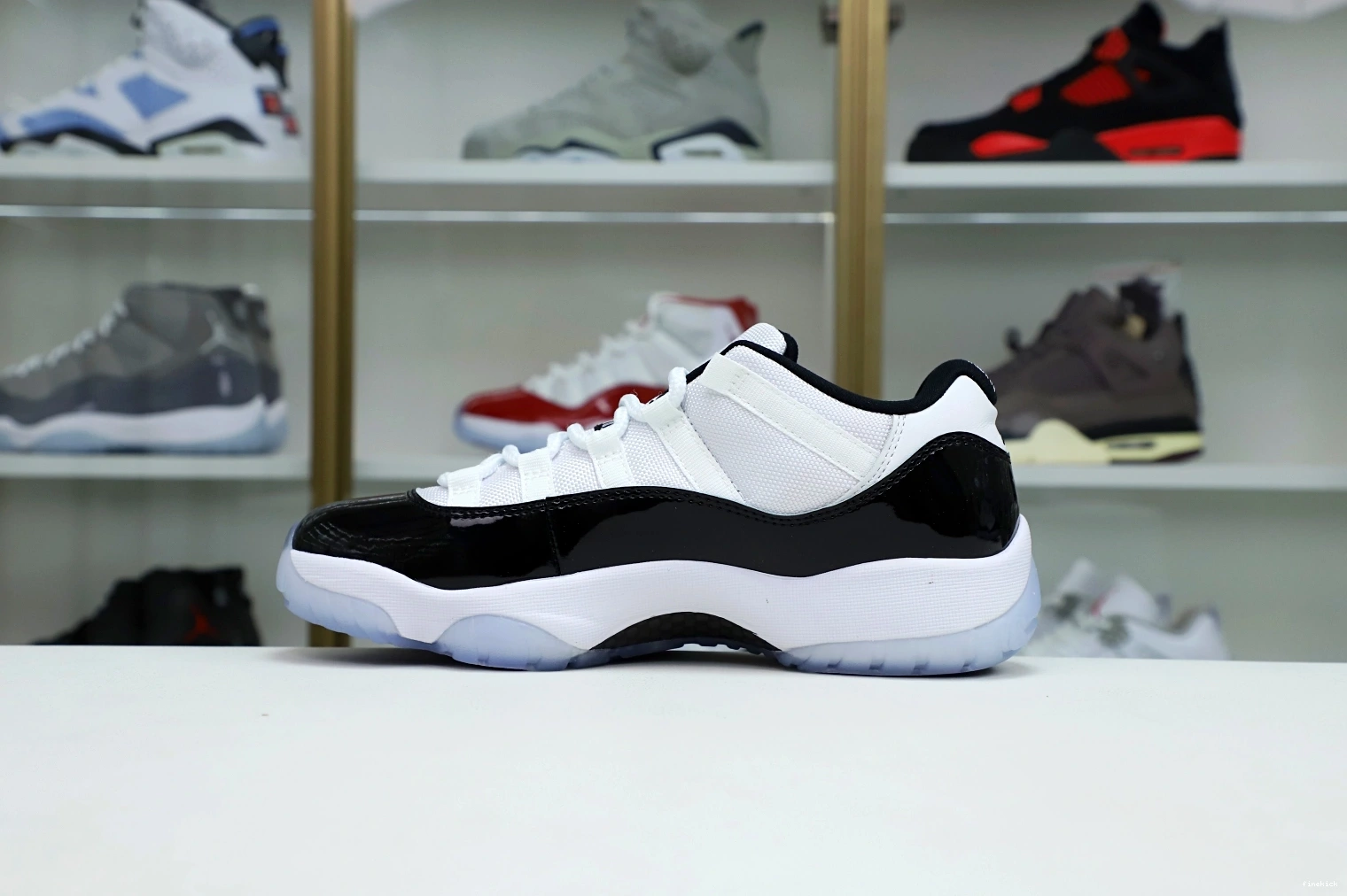 LOW AIR RETRO JORDAN 11 CONCORD 0315